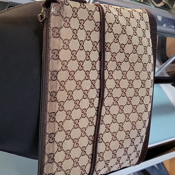 Gucci Beige and Brown Crossbody Bag - Picture 7 of 11